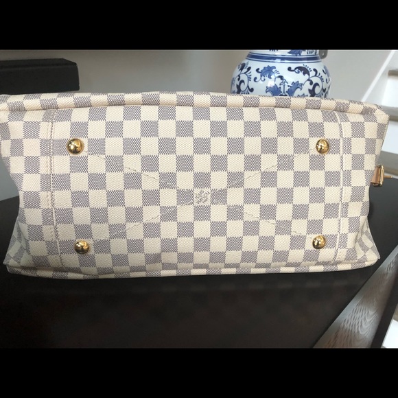 Louis Vuitton Artsy MM + Shoulder Strap - Picture 6 of 8